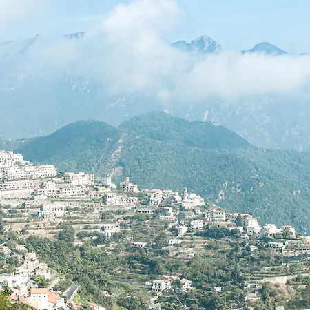 House Smith Apartmán *