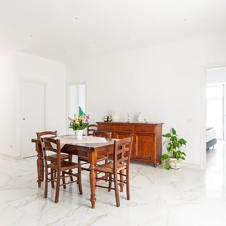 Apartment House Smith Scala